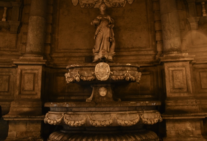 Vezi imaginea la marimea originala