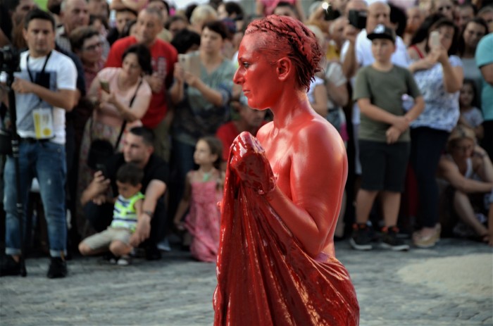 Vezi imaginea la marimea originala